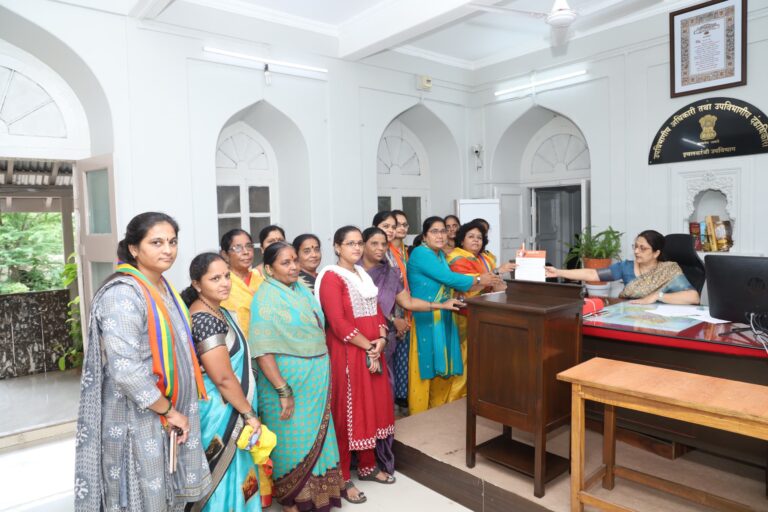 ‘लाडकी बहीण’ योजनेसाठीची गॅझेटची सक्ती रद्द करा :ताराराणी महिला आघाडी