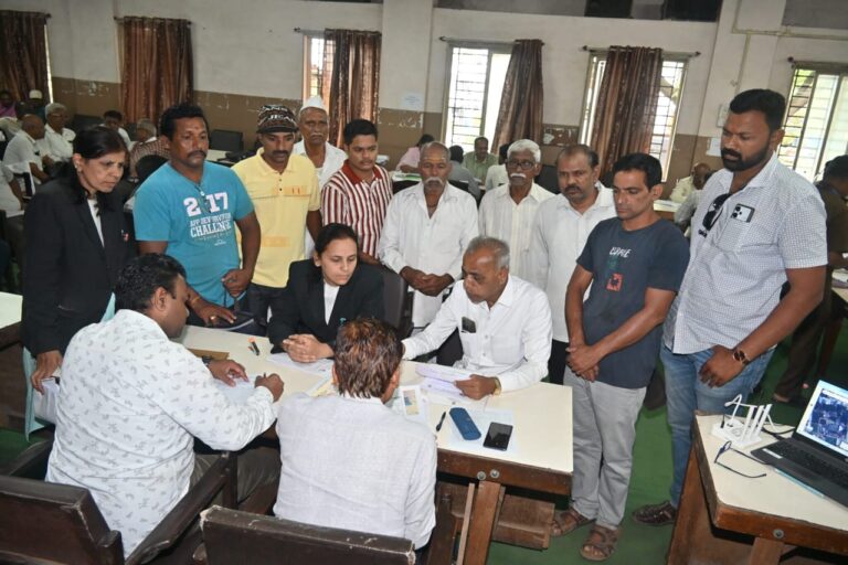 शेळके मळा येथील आरक्षणावर नागरिकांची हरकती