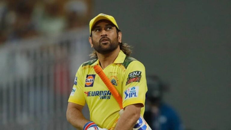 ‘मी आऊट झालो, धोनीने ड्रेसिंग रूममध्ये जोरात लाथ मारली…’; सीएसकेच्या जुन्या खेळाडूचा खळबजनक खुलासा