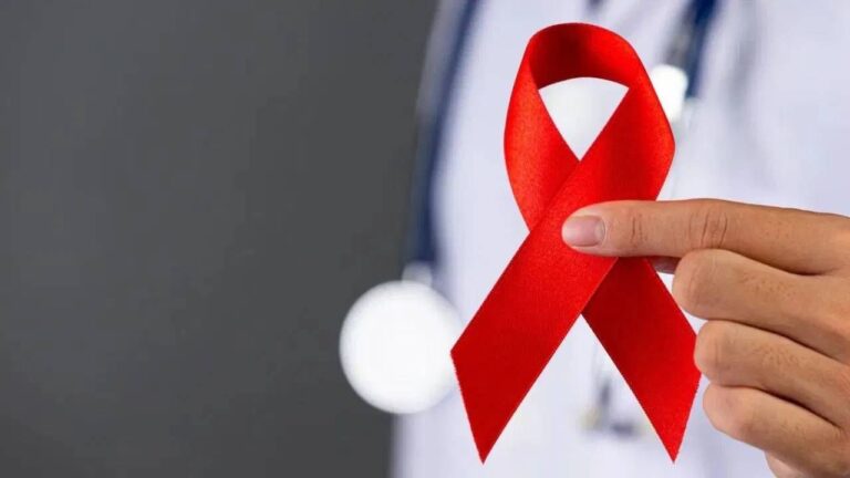 भयानक, एका सुईमुळे 10 जणांना HIV ची लागण, आरोग्य विभाग हादरला