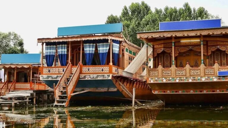 पहलगाम हल्ल्यानंतर बुकिंग रद्द होण्यास सुरुवात., हाऊसबोट व्यावसायिकांचे अर्थचक्र कोलमडले!