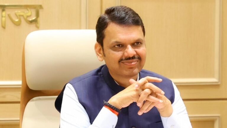 15 ऑगस्टला मटण विक्री बंदचा निर्णय काँग्रेसचाच, फडणवीसांनी तारखेसह वर्षही सांगितलं